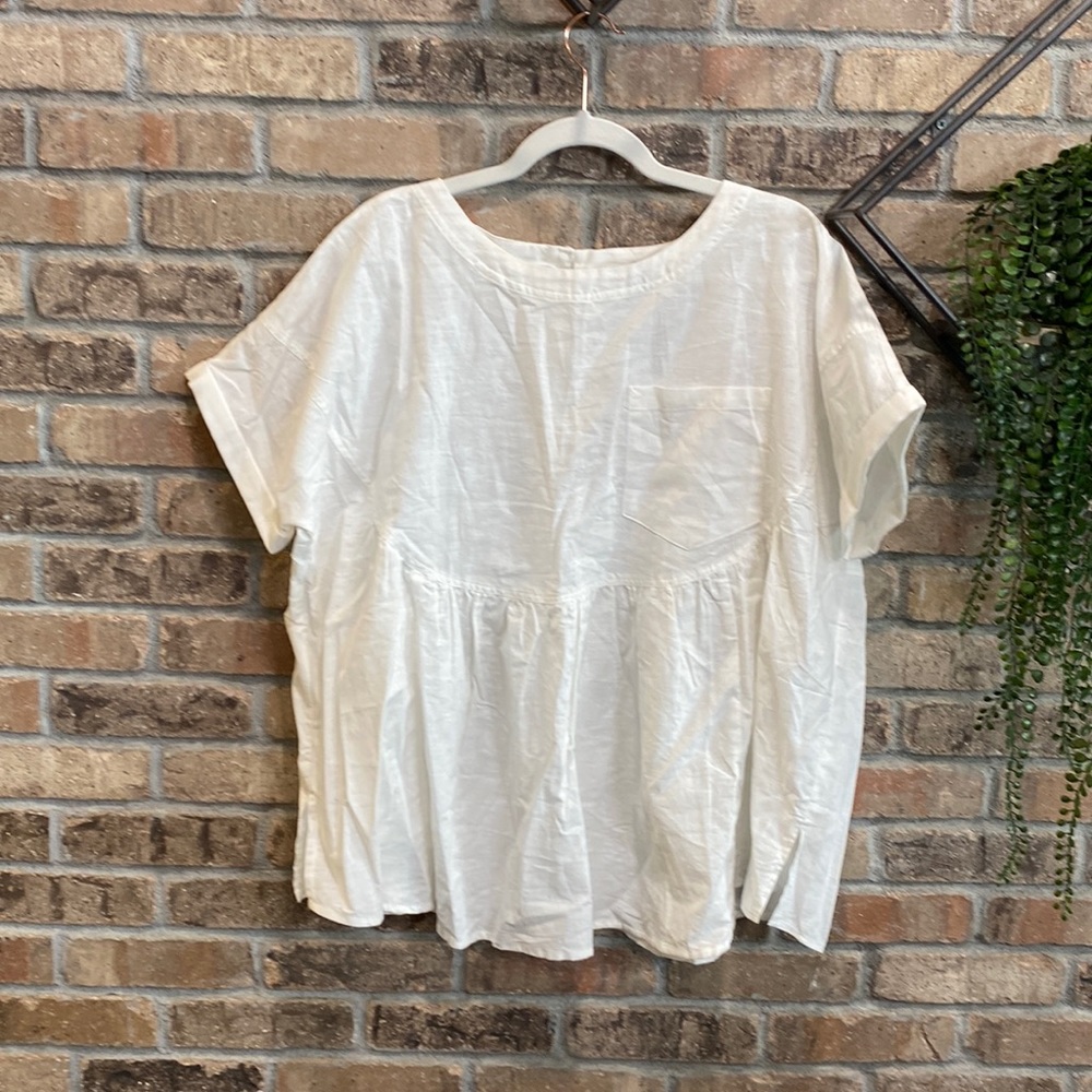Piper and scoot. NWOT. Linen blouse